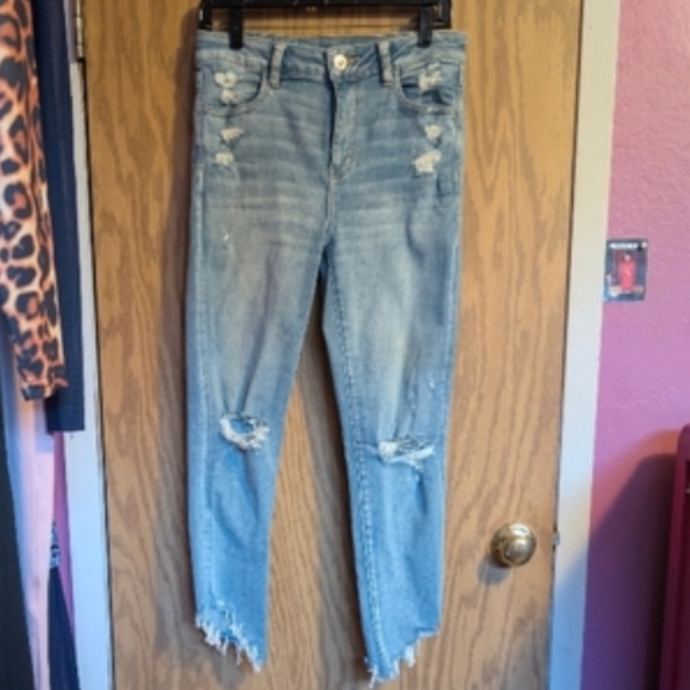 American Eagle Outfitters High Rise Crop Light Blue Distressed Jeans - Picture 2 of 15